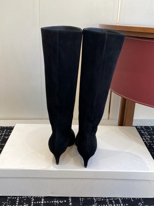 Сапоги женские на коротком каблуке фото 5