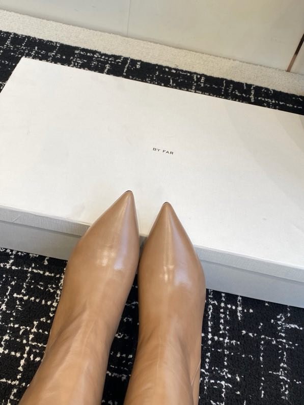 Сапоги женские на коротком каблуке фото 6