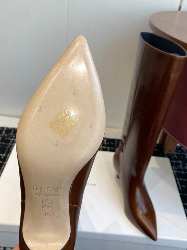 Сапоги женские на коротком каблуке фото 7