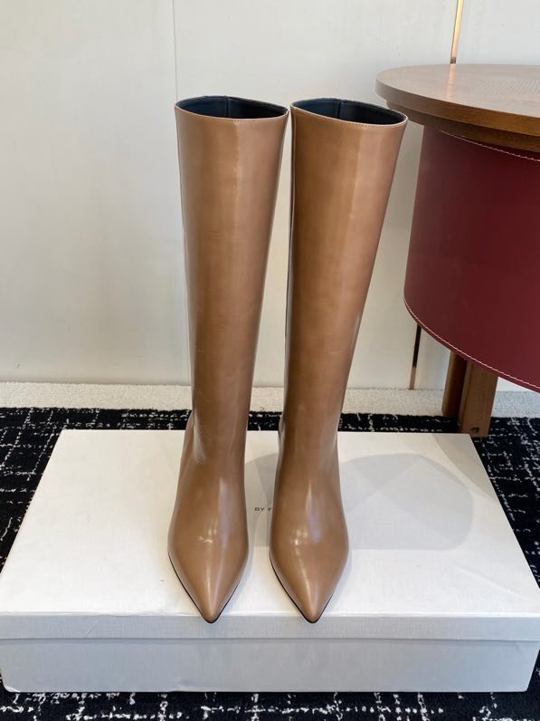 Сапоги женские на коротком каблуке фото 7