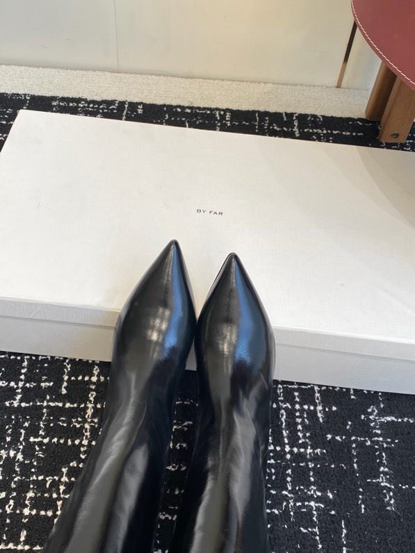 Сапоги женские на коротком каблуке фото 8