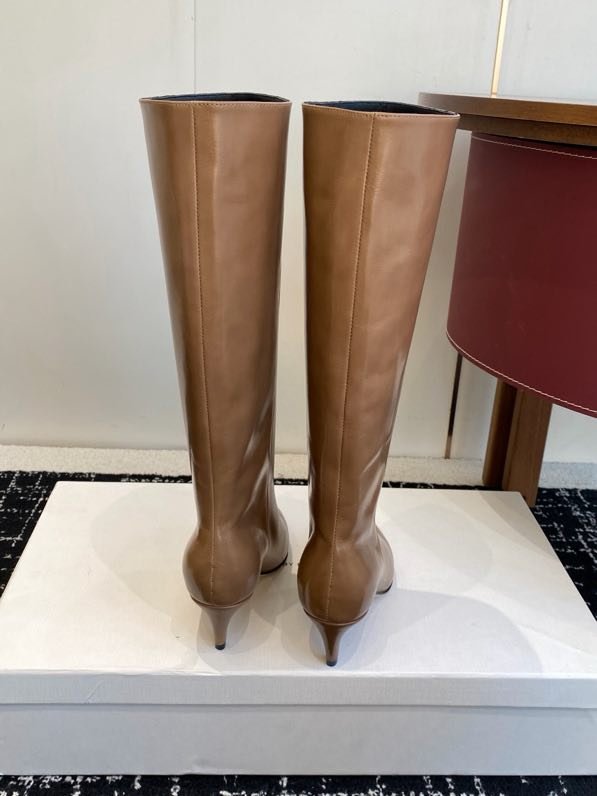 Сапоги женские на коротком каблуке фото 8