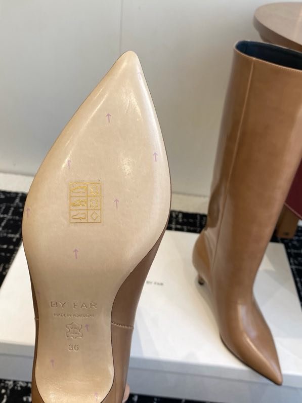 Сапоги женские на коротком каблуке фото 9