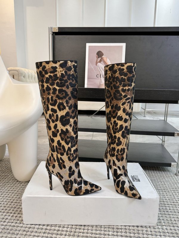 Сапоги женские на шпильке фото 3