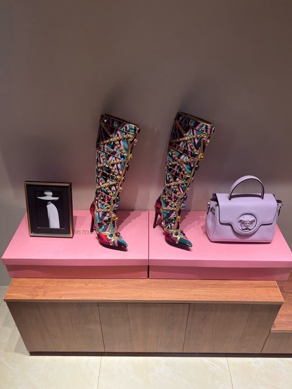 Boots women's on stud фото 7