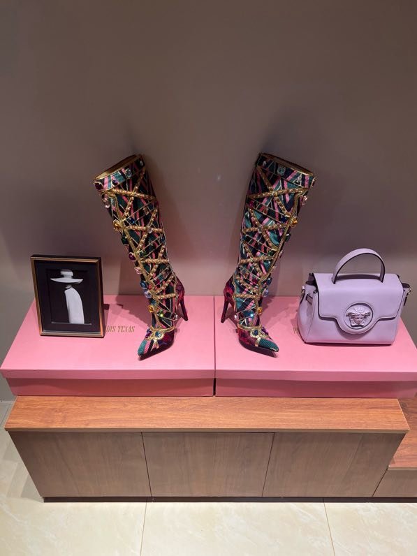 Boots women's on stud фото 9