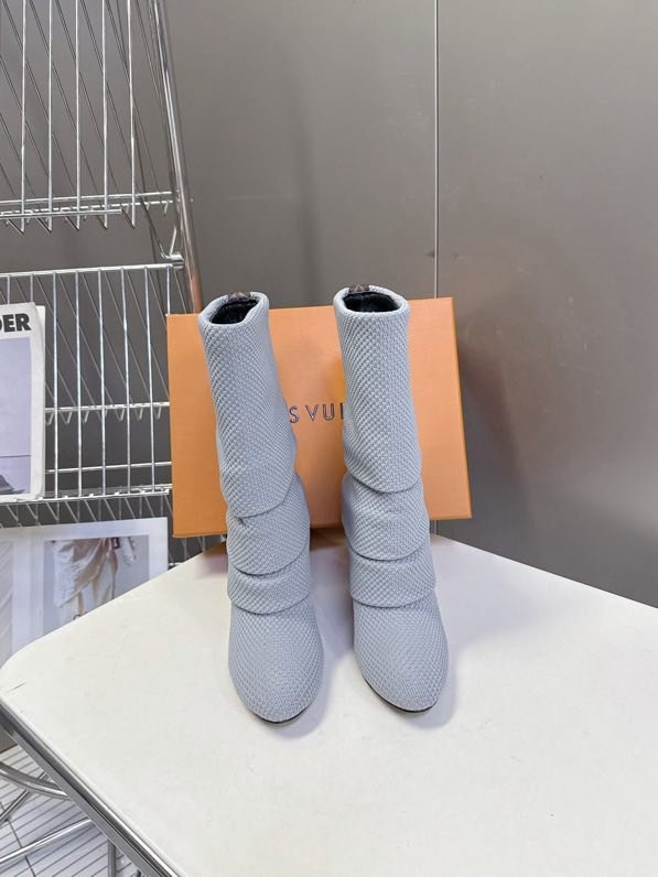 Сапоги женские на танкетке фото 2