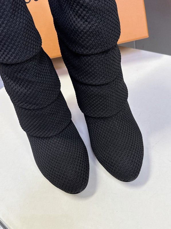 Сапоги женские на танкетке фото 4