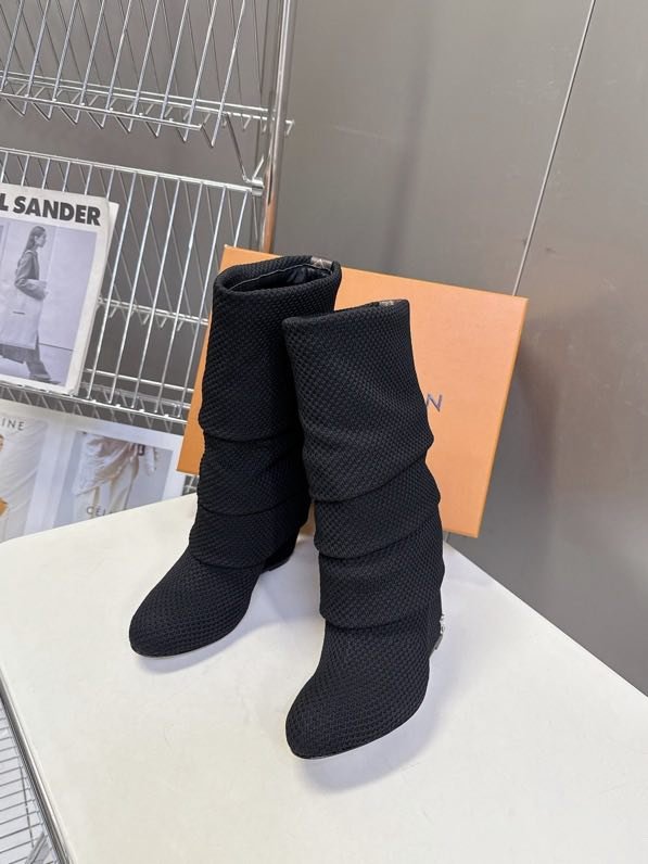 Сапоги женские на танкетке фото 5