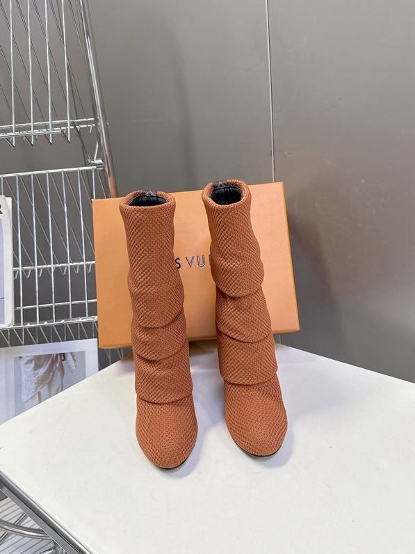 Сапоги женские на танкетке фото 5