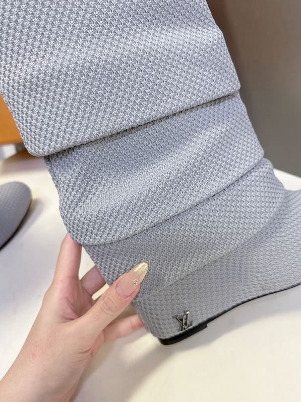 Сапоги женские на танкетке фото 7