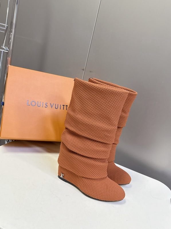 Сапоги женские на танкетке фото 7