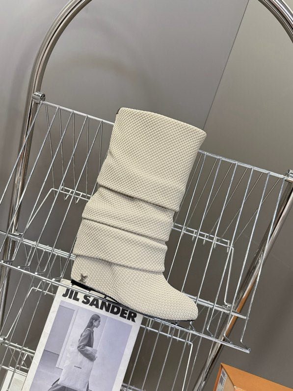 Сапоги женские на танкетке фото 8