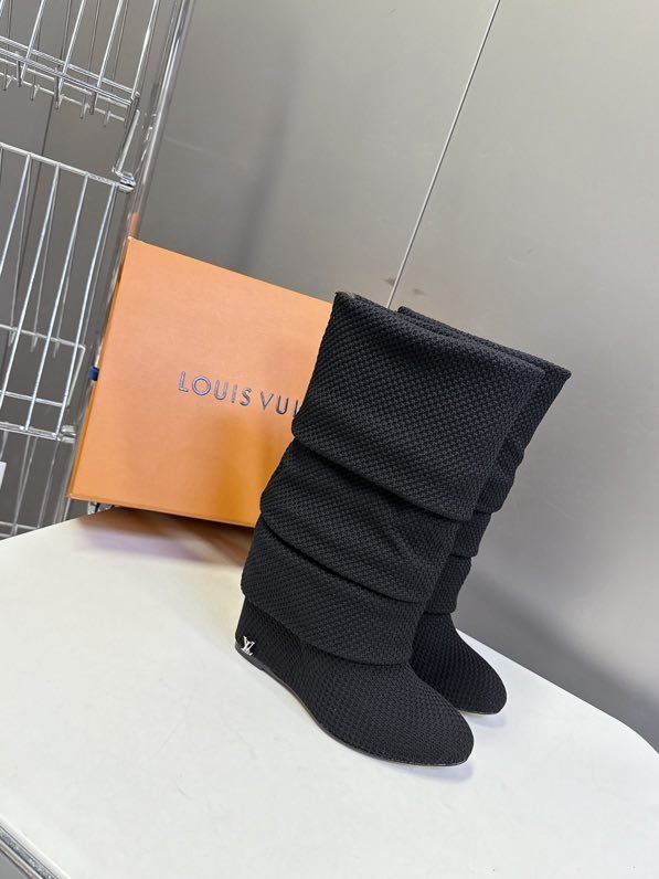 Сапоги женские на танкетке фото 8