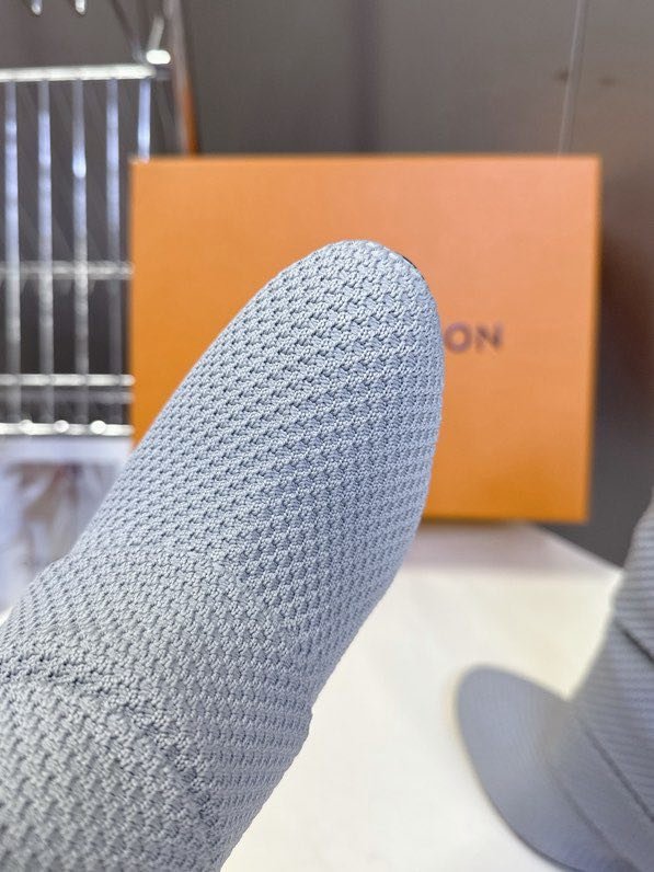 Сапоги женские на танкетке фото 8