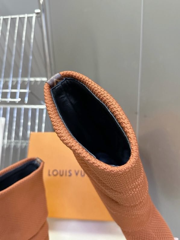 Сапоги женские на танкетке фото 8