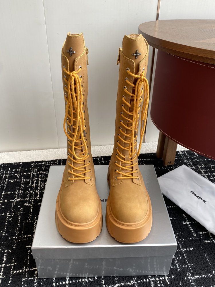 Сапоги женские на толстой подошве