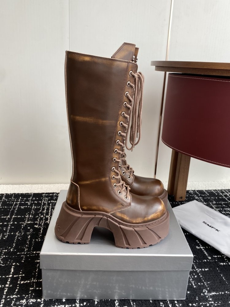 Сапоги женские на толстой подошве фото 2