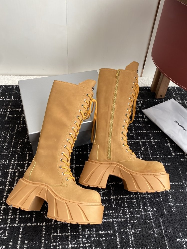 Сапоги женские на толстой подошве фото 4