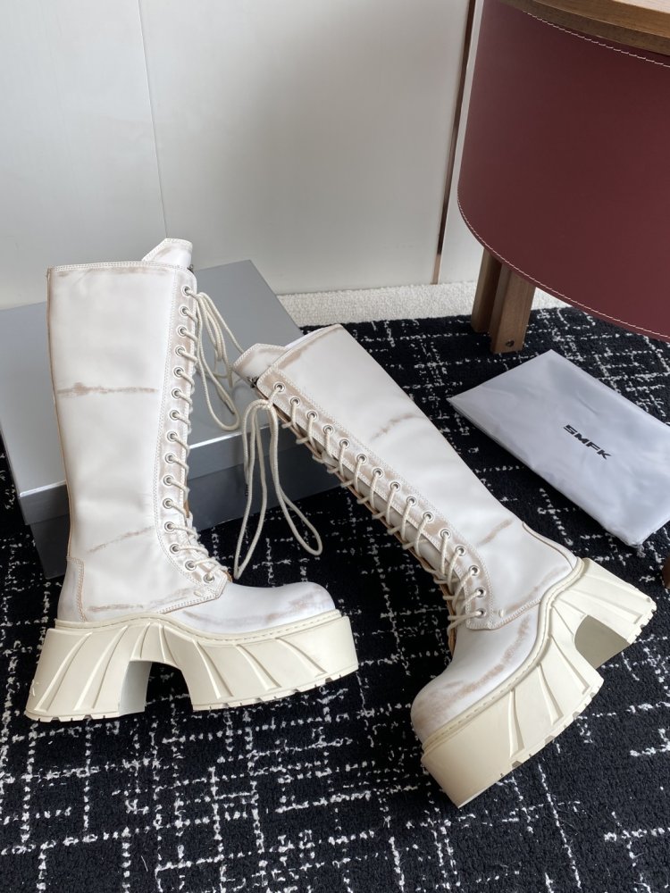 Сапоги женские на толстой подошве фото 5