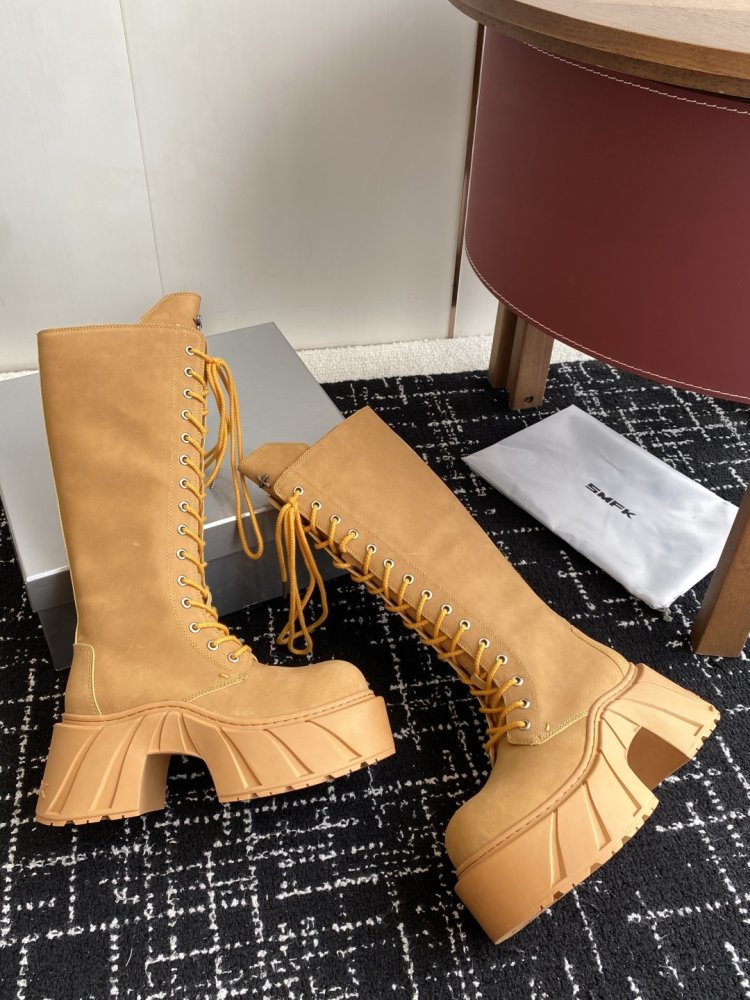 Сапоги женские на толстой подошве фото 5