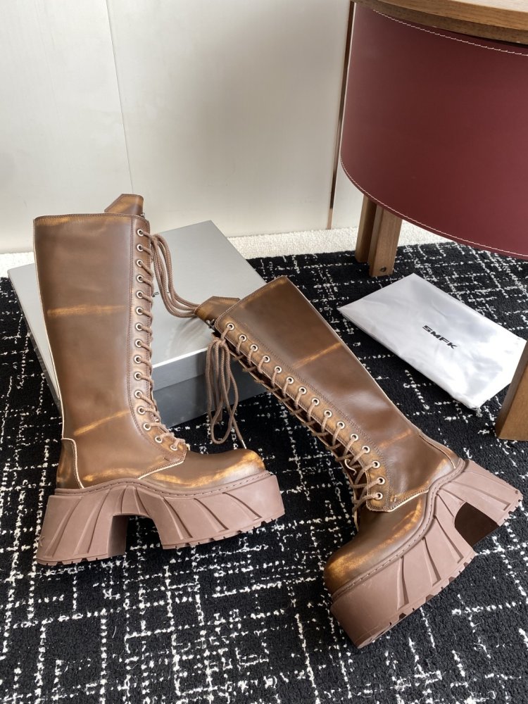 Сапоги женские на толстой подошве фото 5