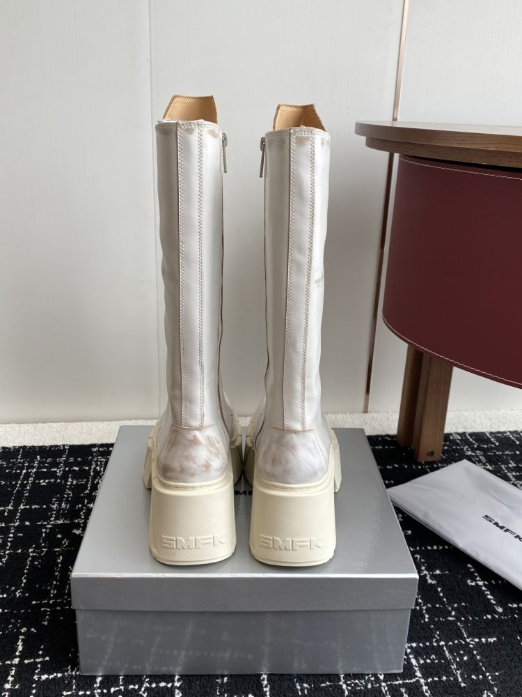 Сапоги женские на толстой подошве фото 8