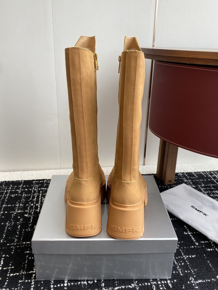 Сапоги женские на толстой подошве фото 8