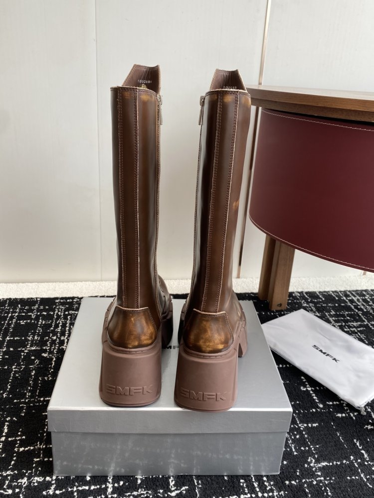 Сапоги женские на толстой подошве фото 8