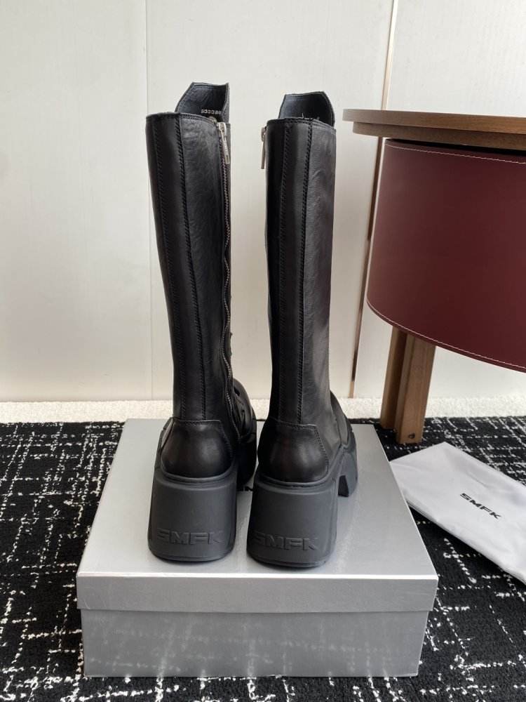 Сапоги женские на толстой подошве фото 8