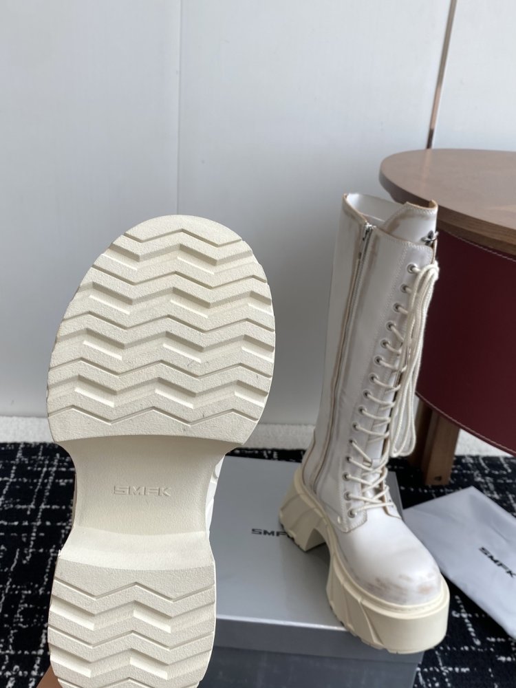 Сапоги женские на толстой подошве фото 9