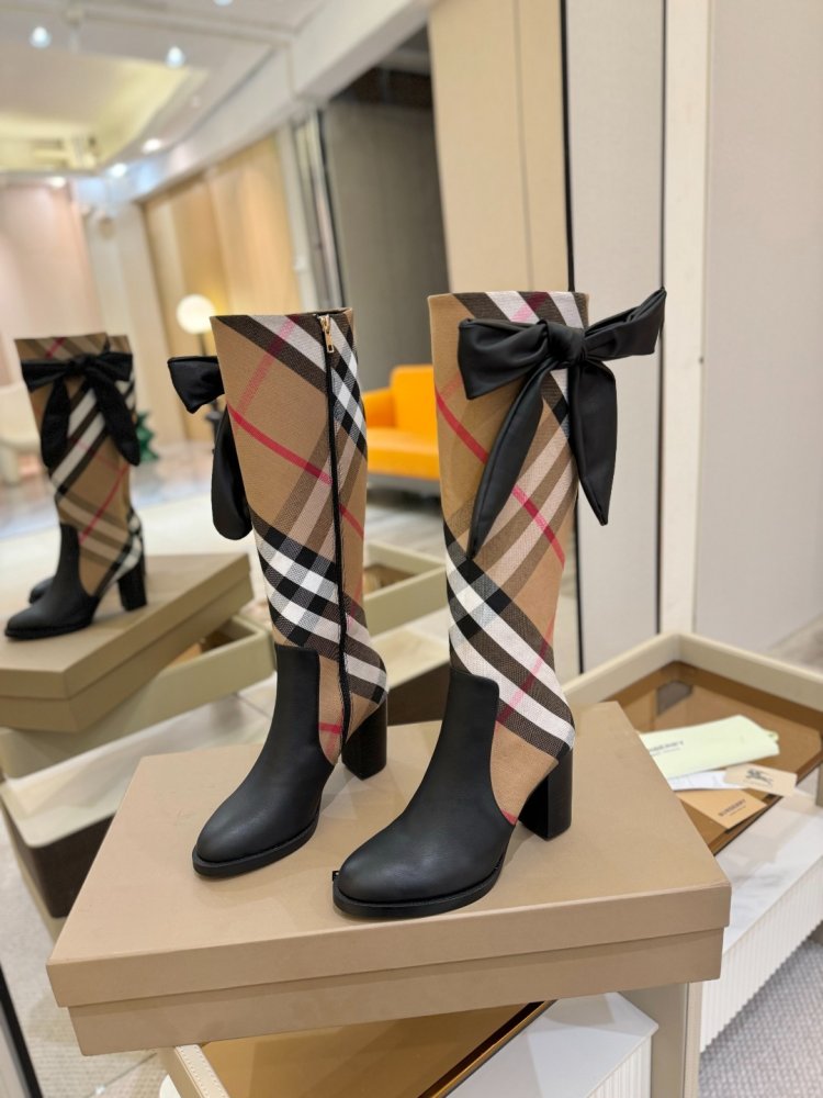 Boots women's on thick heel фото 3