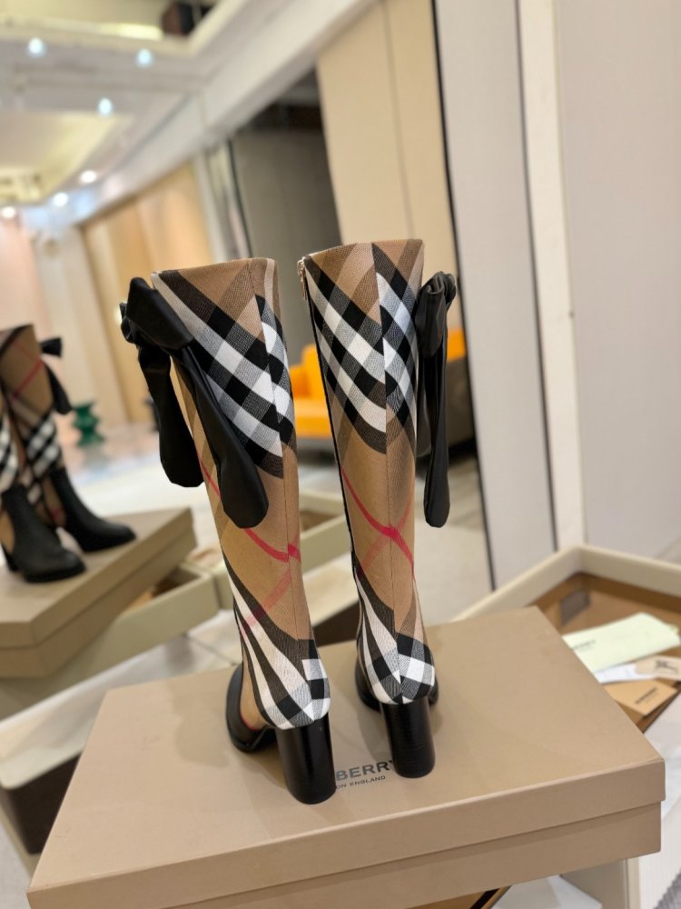 Boots women's on thick heel фото 7