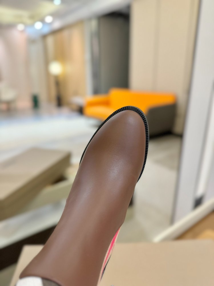 Сапоги женские на толстом каблуке фото 9