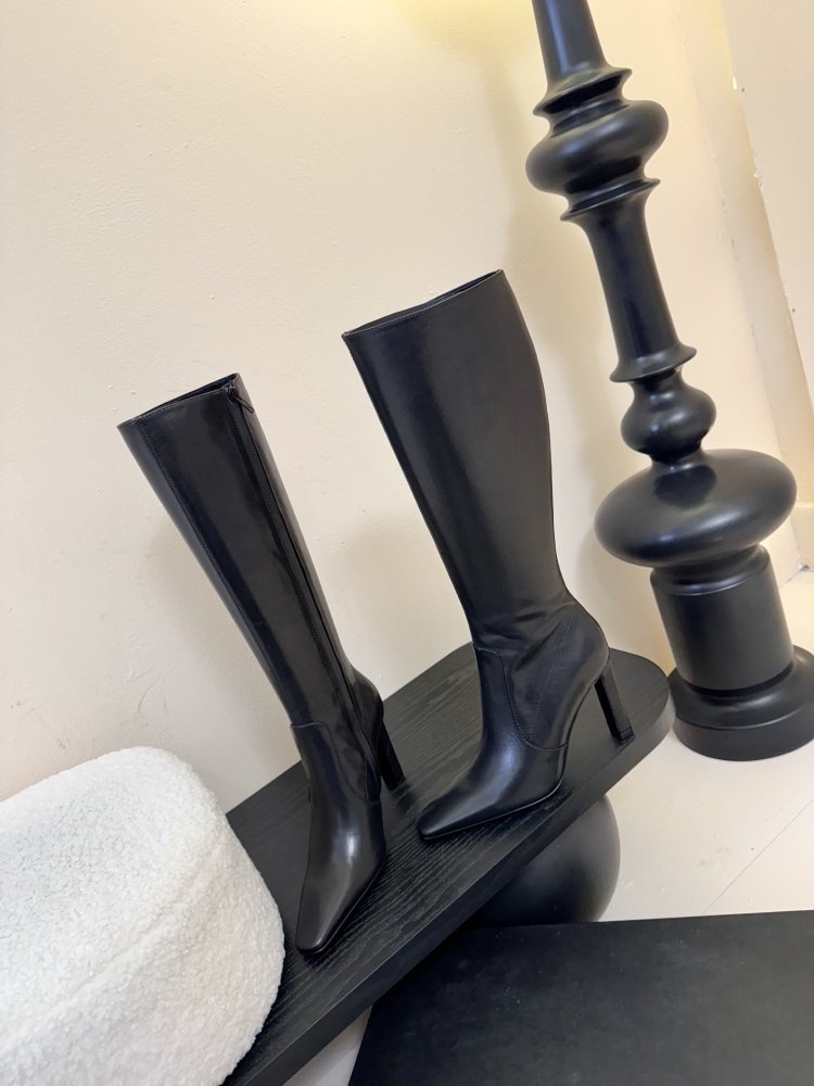 Сапоги женские на высоком каблуке с боковой молнией фото 3