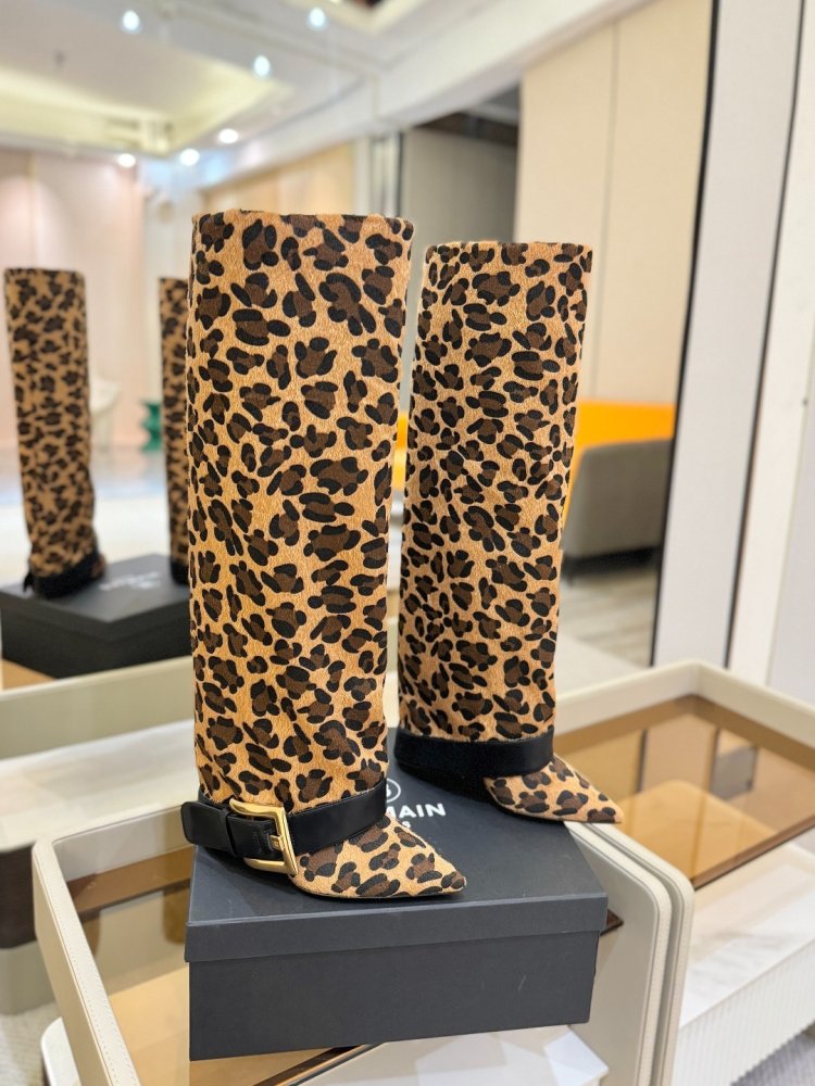 Чоботи жіночі на високому підборах фото 2