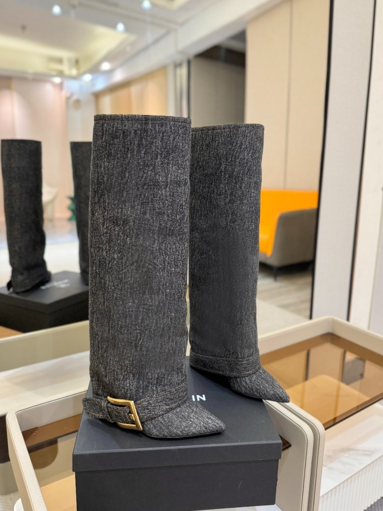 Чоботи жіночі на високому підборах фото 2