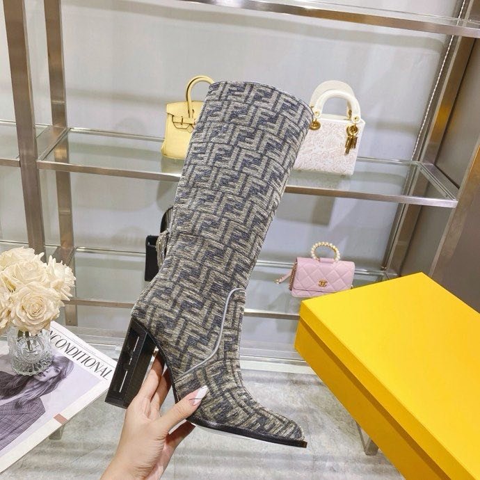 Сапоги женские на высоком каблуке фото 2