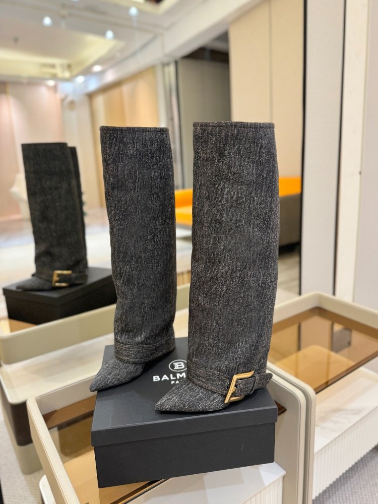 Чоботи жіночі на високому підборах фото 3