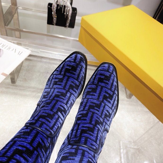 Сапоги женские на высоком каблуке фото 3