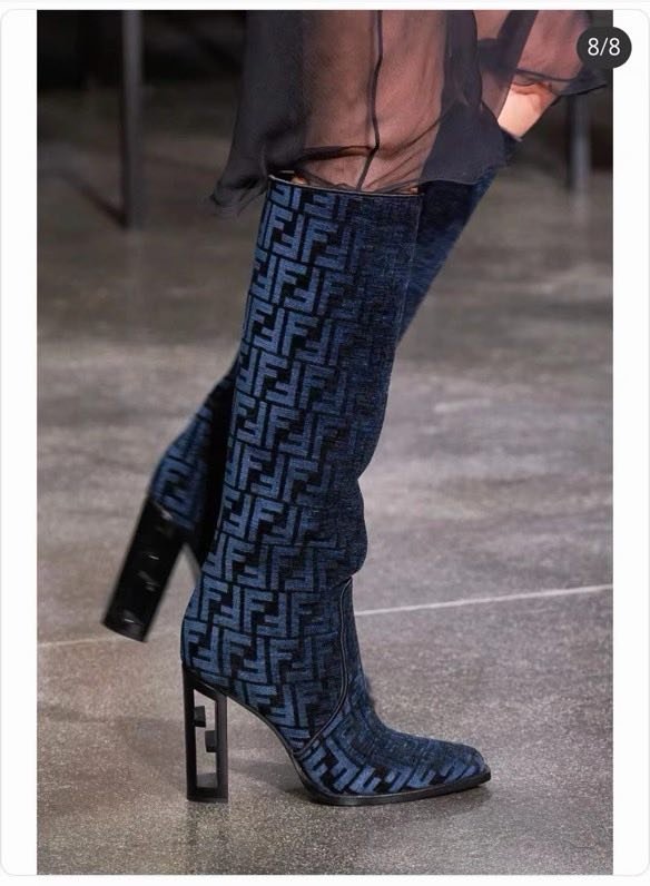Сапоги женские на высоком каблуке фото 4