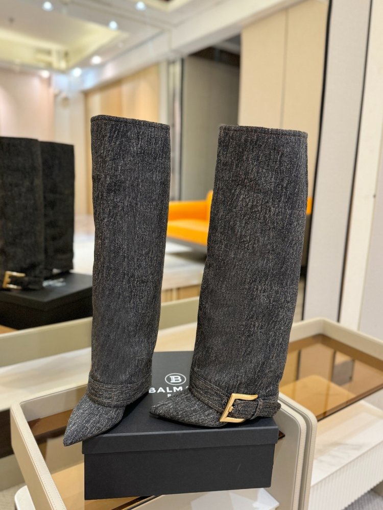 Чоботи жіночі на високому підборах фото 5