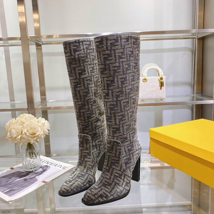 Сапоги женские на высоком каблуке фото 6