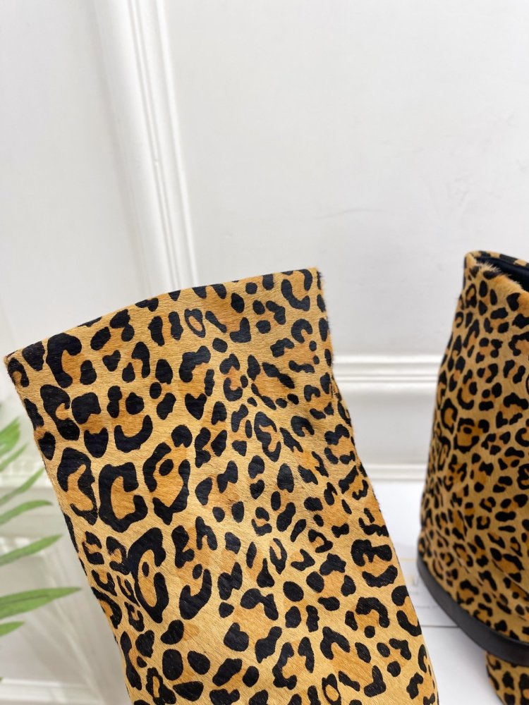 Сапоги женские на высоком каблуке фото 8