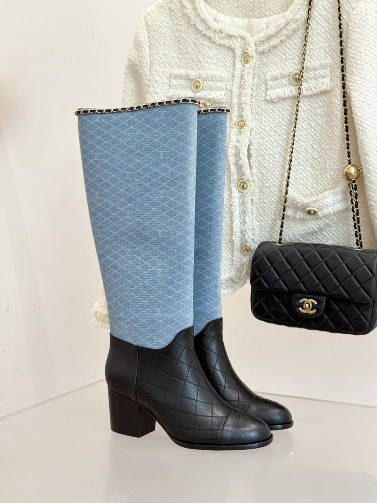 Boots women's from блочным heel