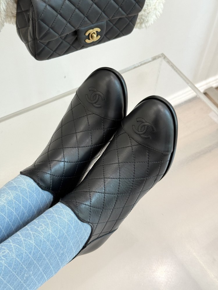 Boots women's from блочным heel фото 7