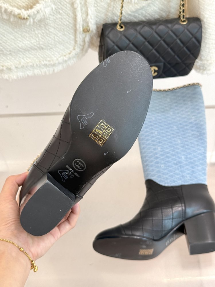 Boots women's from блочным heel фото 9