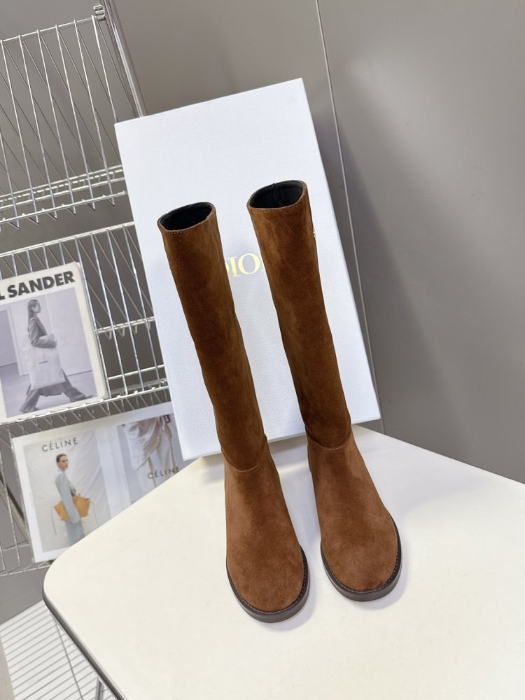 Сапоги женские с прямым голенищем фото 2