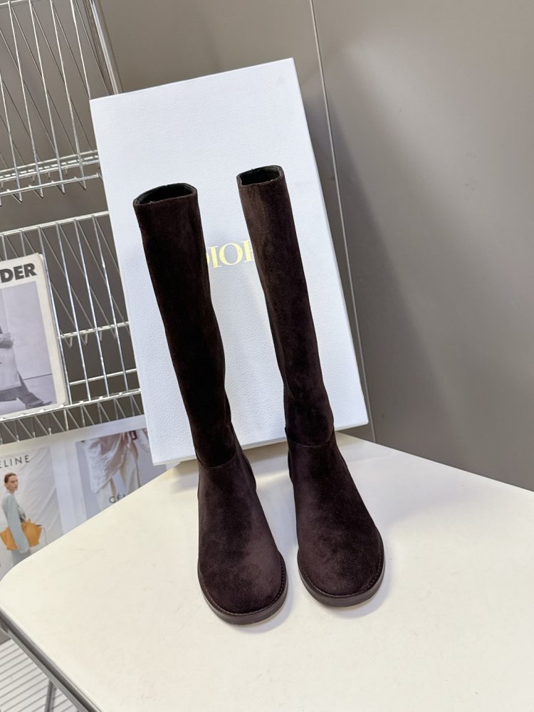 Сапоги женские с прямым голенищем фото 2