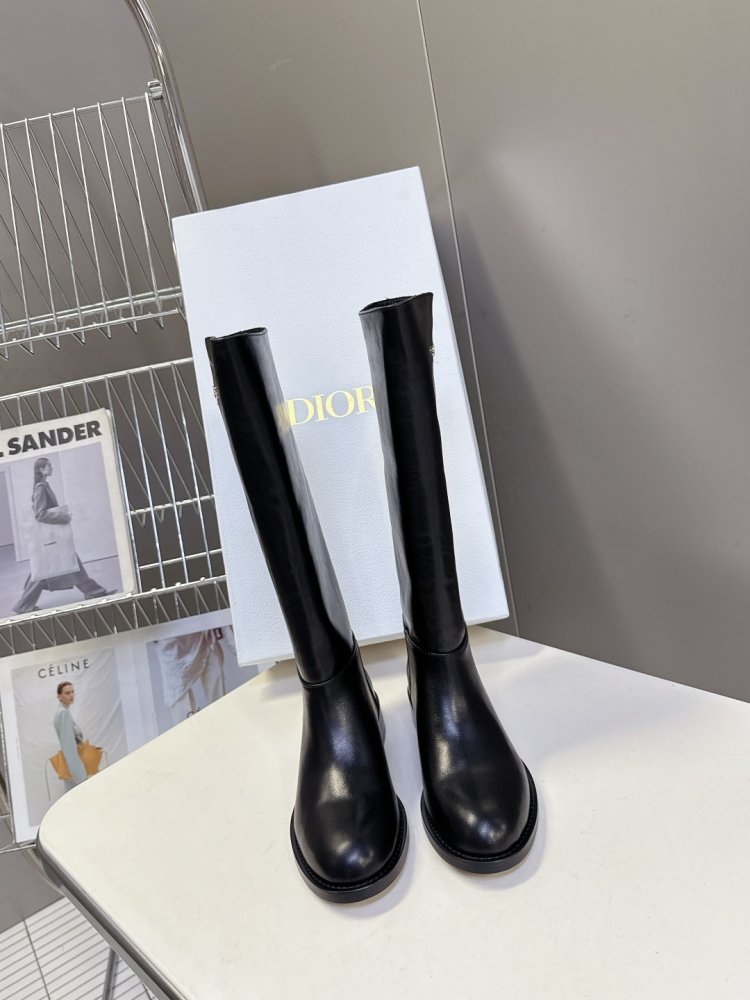 Сапоги женские с прямым голенищем фото 2